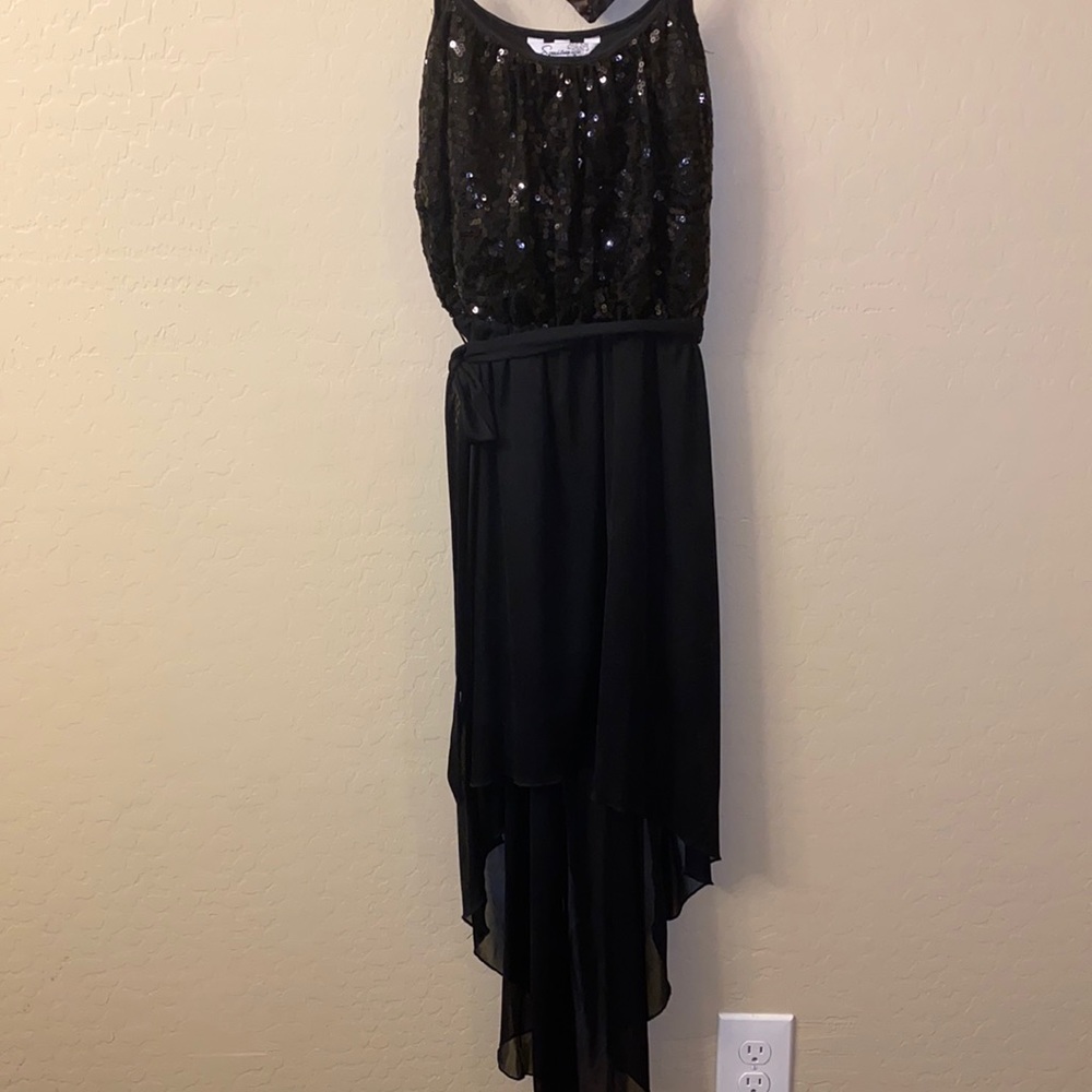 Black dress with sequins, size small, great for a night out, wedding, ho…